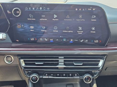 Used 2025 Chevrolet Traverse RS w/ LPO, Floor Liner Package AWD/4WD image 32