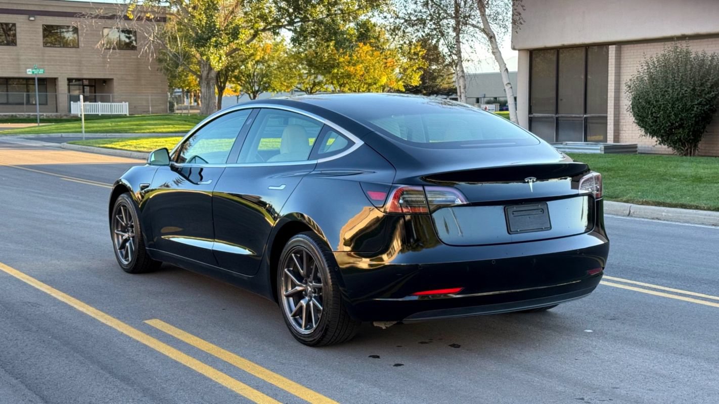 Used 2019 Tesla Model 3 RWD image 3
