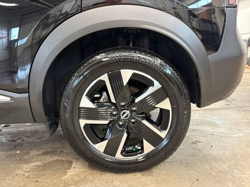 Used 2025 Nissan Kicks SV w/ SV Premium Package AWD/4WD image 27