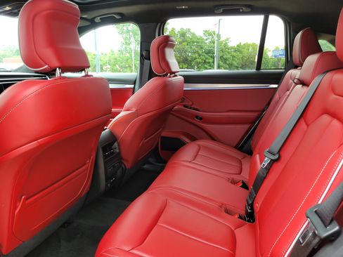 Used 2024 Jeep Wagoneer Launch Edition AWD/4WD image 18