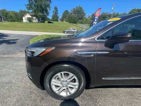 Used 2018 Buick Enclave Essence w/ Trailering Package AWD/4WD image 2