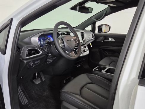 New 2026 Chrysler Pacifica Select FWD image 12