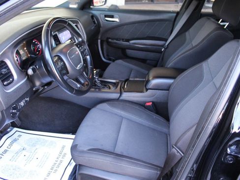 Used 2022 Dodge Charger SXT w/ Blacktop Package image 16