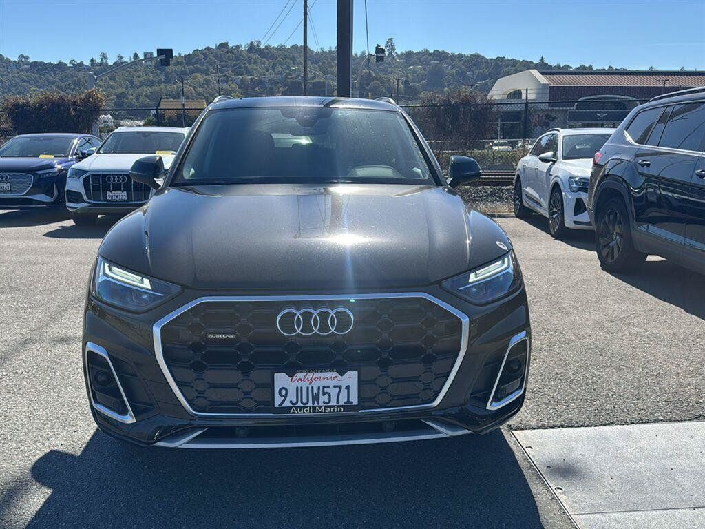 Used 2023 Audi Q5 2.0T Premium Plus w/ Premium Plus Package AWD/4WD image 3