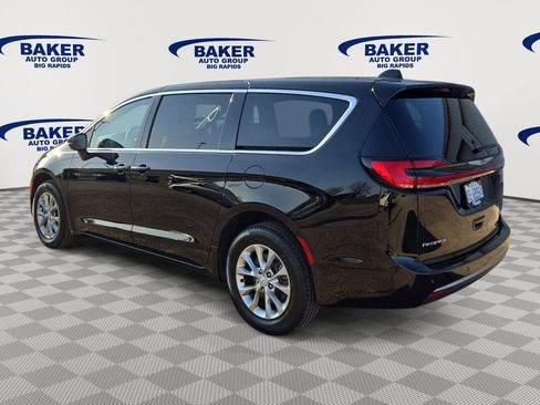 New 2026 Chrysler Pacifica Select AWD/4WD image 6