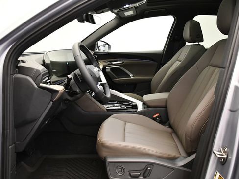 Used 2025 Audi Q5 Premium w/ Convenience Package AWD/4WD image 33