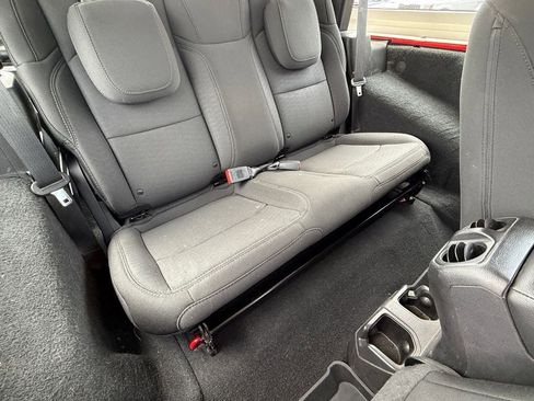 Used 2020 Jeep Wrangler Sport AWD/4WD image 11