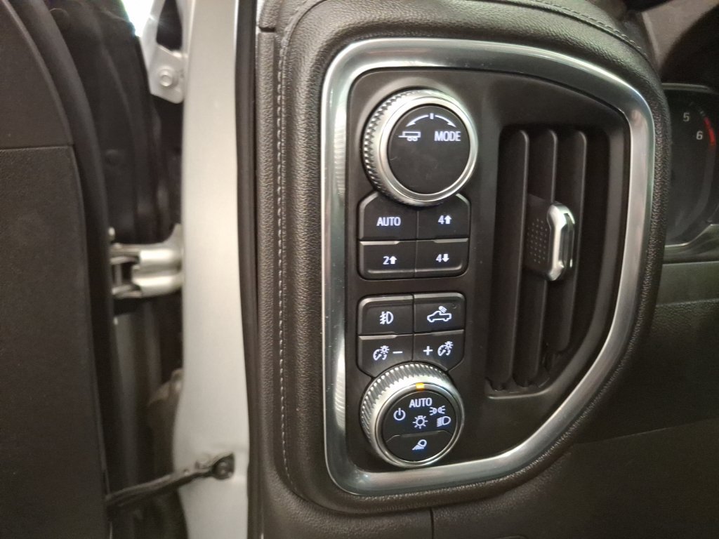 Used 2021 GMC Sierra 1500 SLT w/ SLT Premium Package AWD/4WD image 16