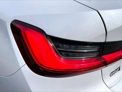 Used 2020 BMW 330i xDrive Sedan w/ Executive Package AWD/4WD image 27