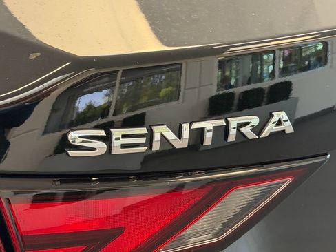Used 2022 Nissan Sentra SV FWD image 13