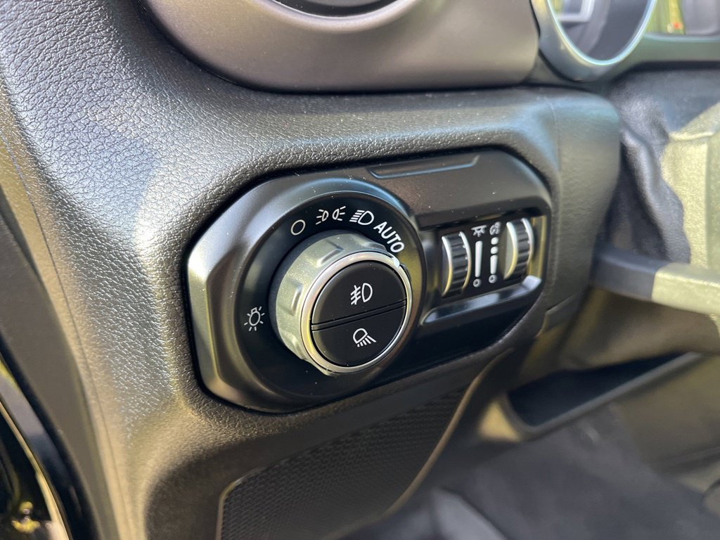 Used 2020 Jeep Gladiator Sport w/ Quick Order Package 24S AWD/4WD image 16