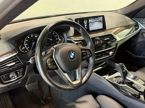 Used 2018 BMW 530i RWD image 12