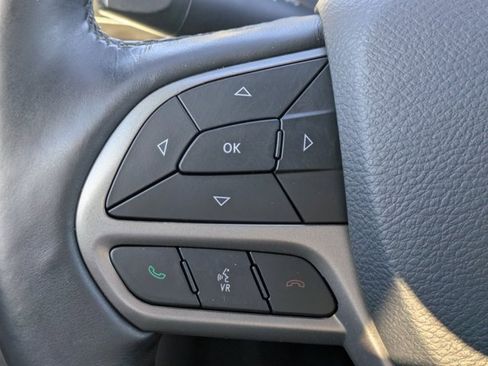 Used 2019 Jeep Cherokee Limited image 22