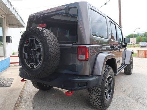 Used 2016 Jeep Wrangler Unlimited Rubicon AWD/4WD image 8