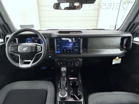 New 2025 Ford Bronco 4-Door image 13