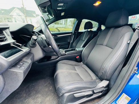 Used 2019 Honda Civic Sport image 11