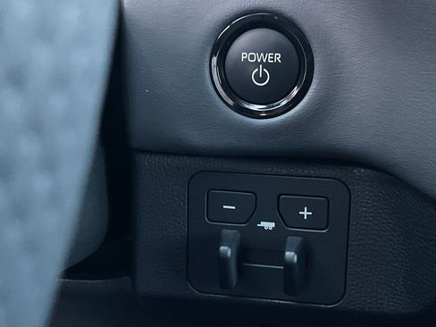 Used 2025 Toyota Tundra Platinum image 42