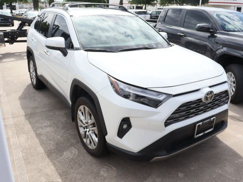 Used 2025 Toyota RAV4 Limited image 2