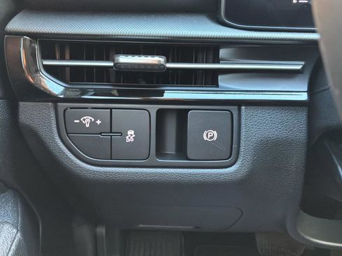 Used 2026 Kia Sportage LX w/ LX Convenience Package image 33