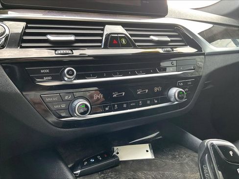 Used 2021 BMW 530i xDrive w/ Convenience Package AWD/4WD image 12