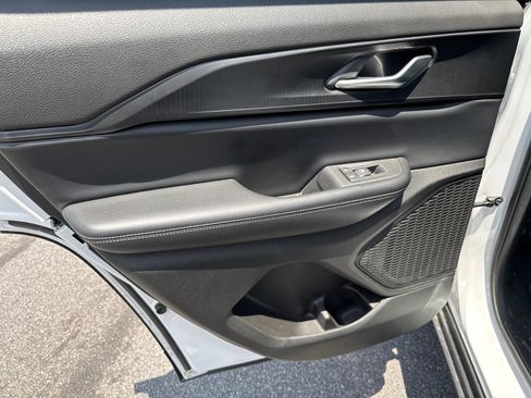 Certified 2024 Jeep Grand Cherokee Altitude RWD image 24
