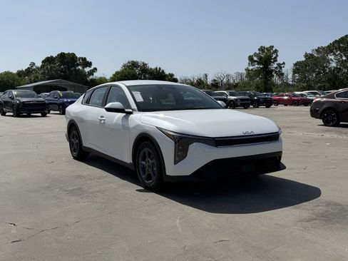 New 2026 Kia K4 FWD image 2