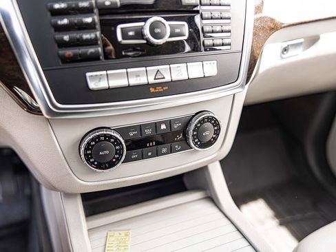 Used 2013 Mercedes-Benz ML 350 4MATIC image 29