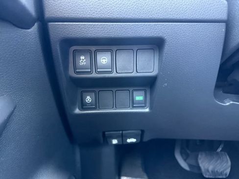 Used 2019 Nissan Rogue Sport SL w/ Premium Package FWD image 28