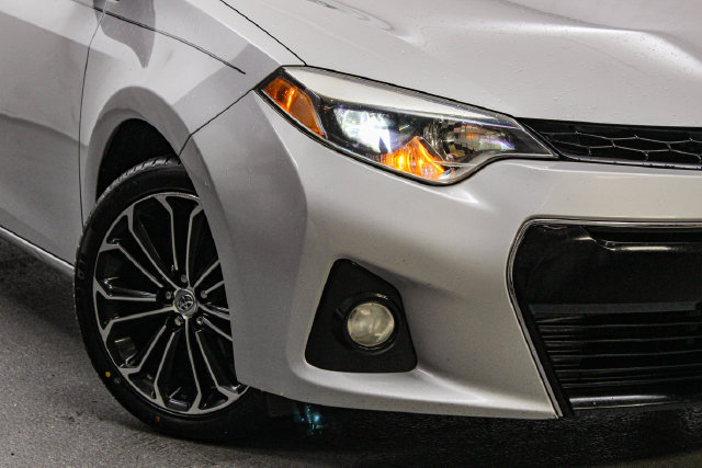 Used 2015 Toyota Corolla S FWD image 3