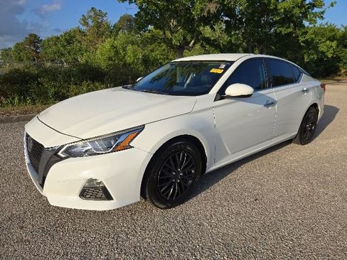 Used 2020 Nissan Altima 2.5 S FWD image 1