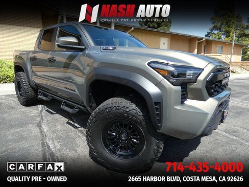 Used 2025 Toyota Tacoma TRD Off-Road w/ TRD Off Road Upgrade Package AWD/4WD image 19