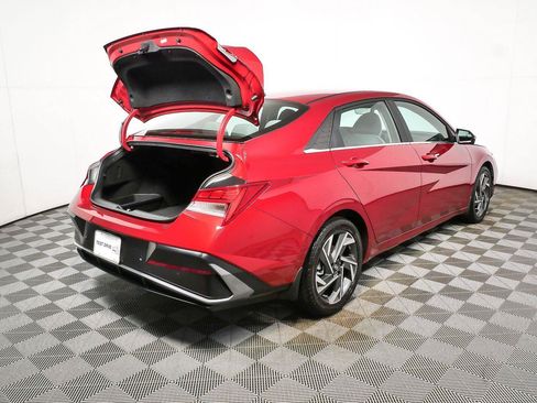 Used 2024 Hyundai Elantra Limited FWD image 27