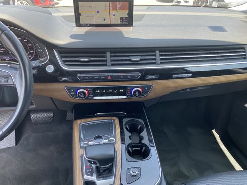 Used 2017 Audi Q7 3.0T Prestige w/ Prestige Package image 14