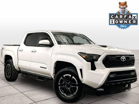 Used 2024 Toyota Tacoma TRD Sport AWD/4WD image 2