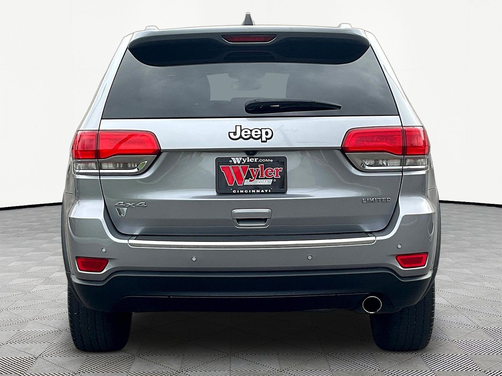 Used 2017 Jeep Grand Cherokee Limited AWD/4WD image 5
