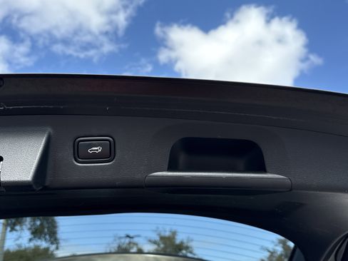 Used 2022 Kia Telluride EX w/ EX Premium Package image 21