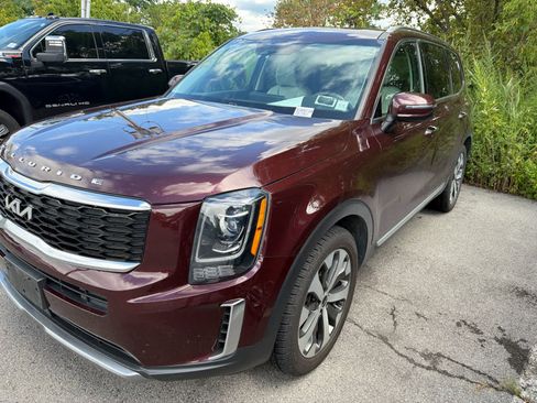 Used 2022 Kia Telluride S AWD/4WD image 2