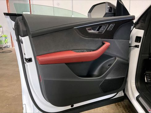 Used 2023 Audi SQ8 Prestige w/ Prestige Package image 24