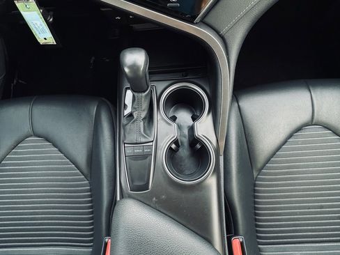 Used 2024 Toyota Camry SE image 17