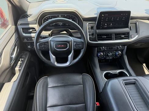 Used 2024 GMC Yukon XL SLT AWD/4WD image 17