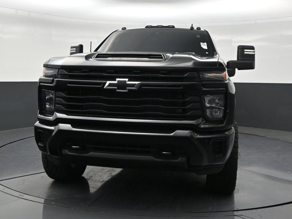 Used 2025 Chevrolet Silverado 2500 Custom w/ Custom Value Package AWD/4WD image 8