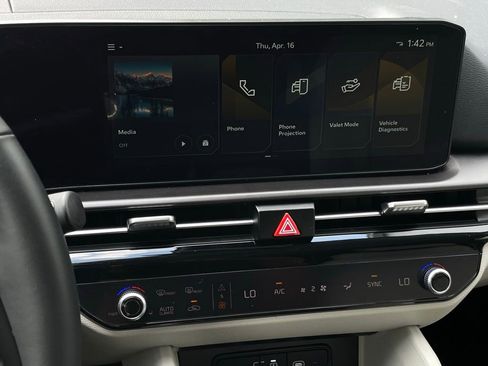 Used 2026 Kia Sportage EX image 17