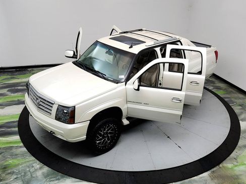 Used 2003 Cadillac Escalade EXT AWD/4WD image 33