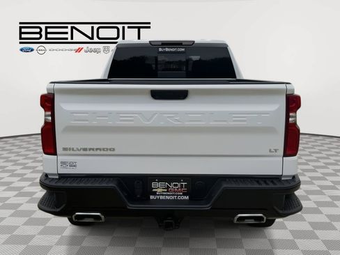 Used 2025 Chevrolet Silverado 1500 LT Trail Boss w/ Convenience Package II AWD/4WD image 4