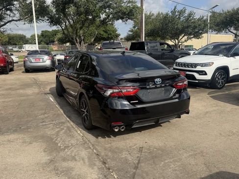 Used 2022 Toyota Camry SE FWD image 7