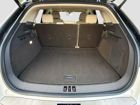 Used 2019 Lincoln Nautilus Select FWD image 11