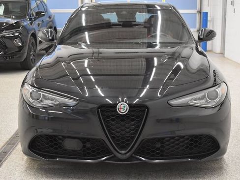 Used 2023 Alfa Romeo Giulia Sprint AWD/4WD image 3