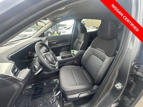 Used 2025 Nissan Kicks SV AWD/4WD image 11