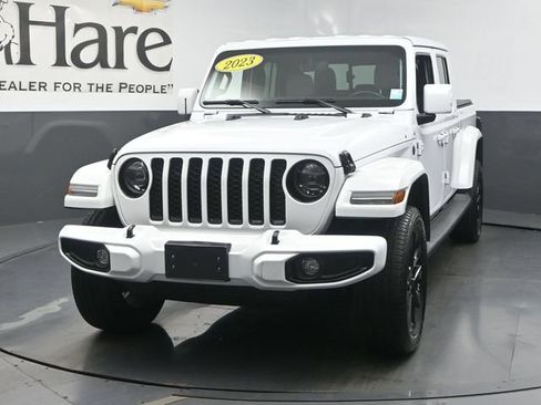 Used 2023 Jeep Gladiator Overland AWD/4WD image 7