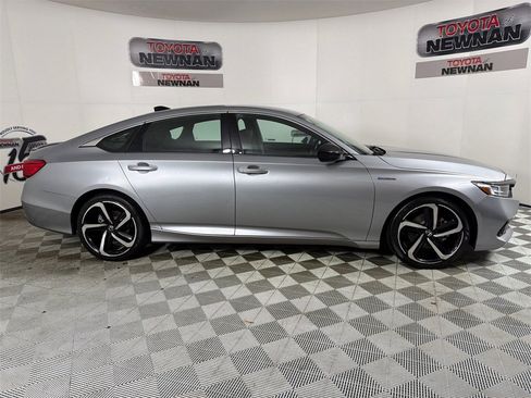 Used 2022 Honda Accord Sport image 2